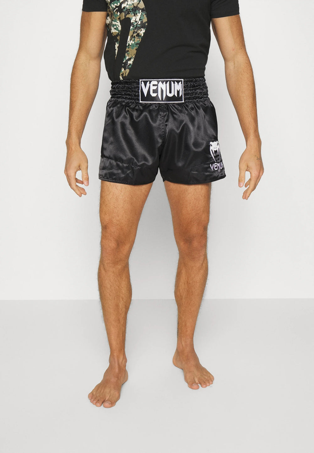 Venum Muay Thai Classic šortai - juoda/balta