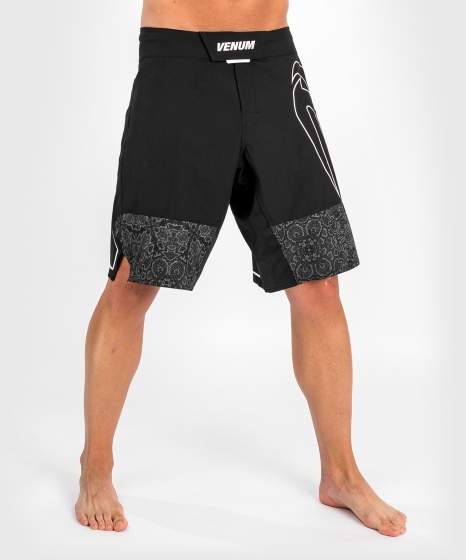 Venum light 4.0 mma šortai - juoda/balta