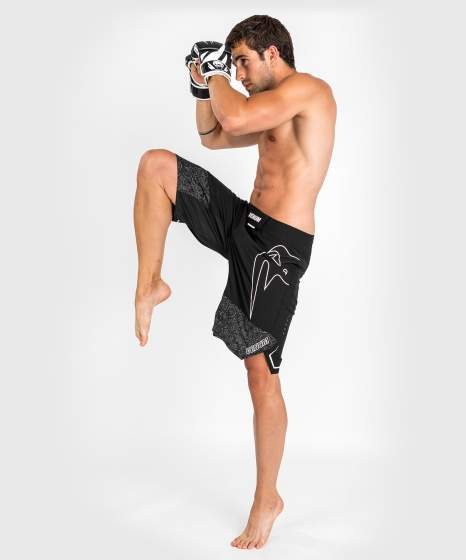 Venum light 4.0 mma šortai - juoda/balta