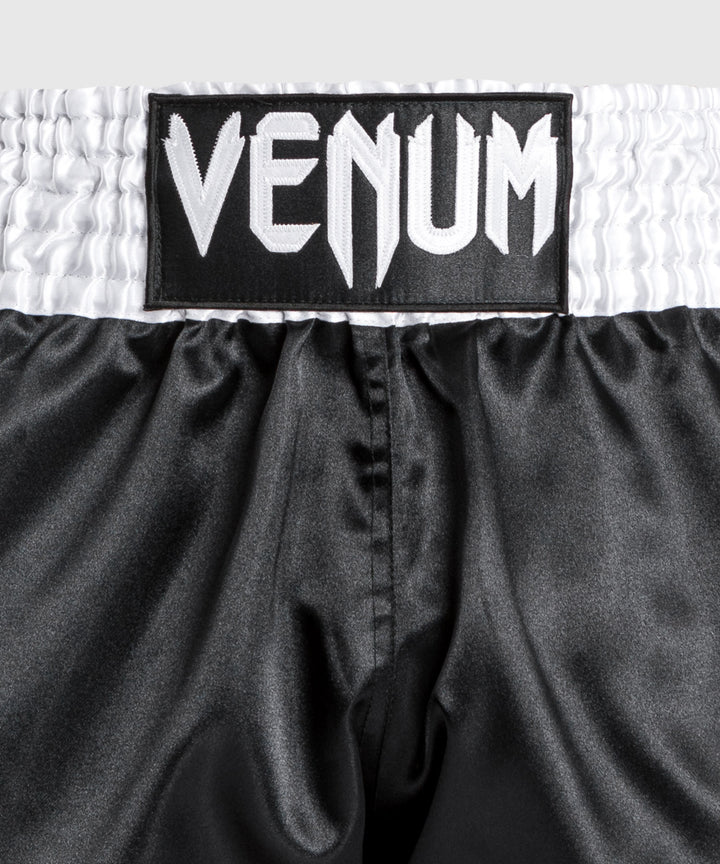 Venum Classic Muay Thaï šortai -  Black/White