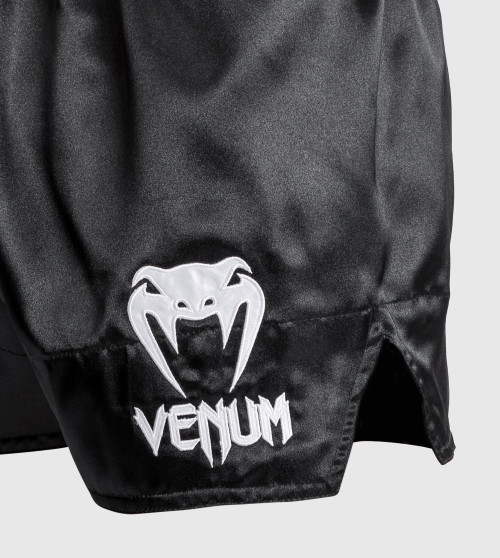 Venum Classic Muay Thaï šortai -  Black/White