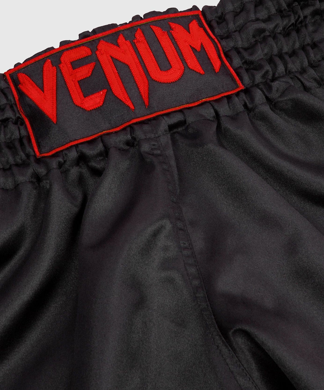 Venum Muay Thai Classic šortai - juoda/raudona