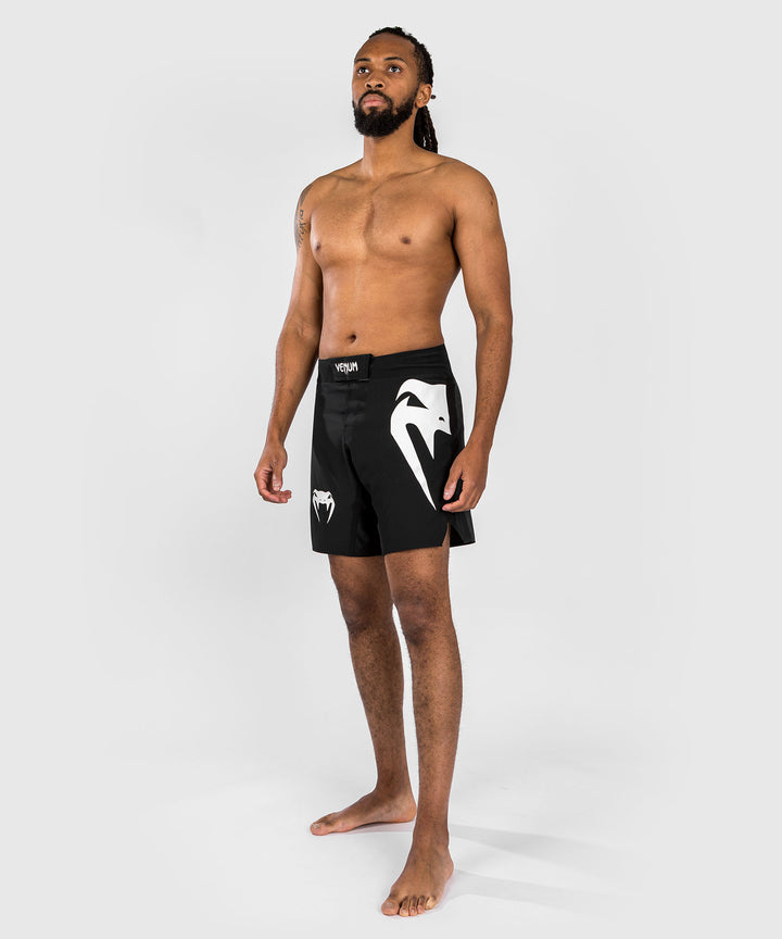 Venum Light 5.0 šortai - Black / White
