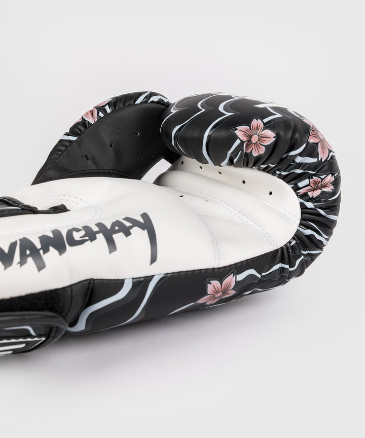 Venum X Tawanchay bokso pirštinės Black/White