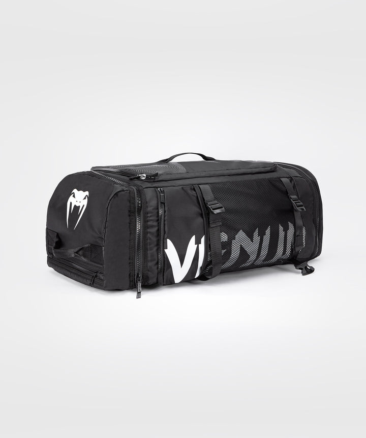 Venum Shockwave Convertible sportinis krepšys (48L) - Black