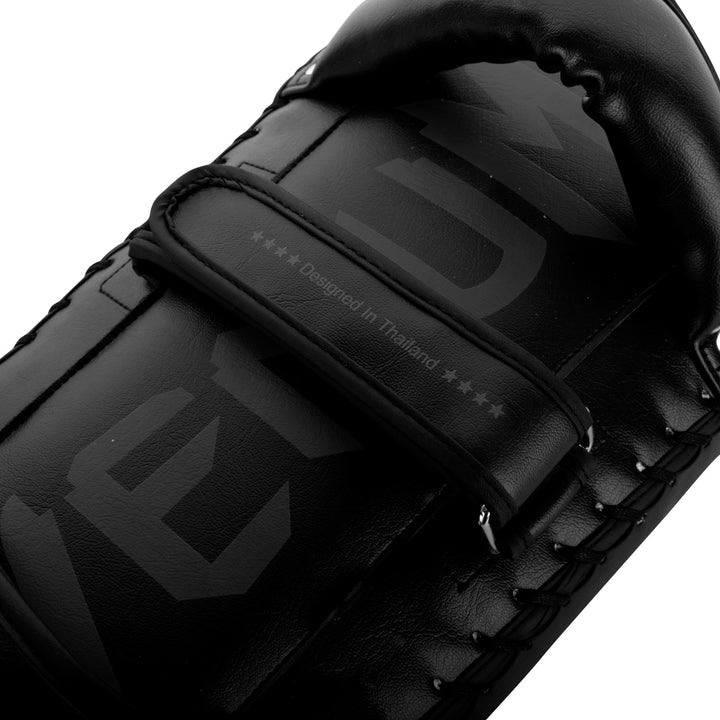Venum Giant Kick Pads - Black/Black